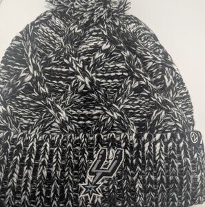 San Antonio Spurs NBA Black and White Knit Beanie with Logo Fleece Lined NWT